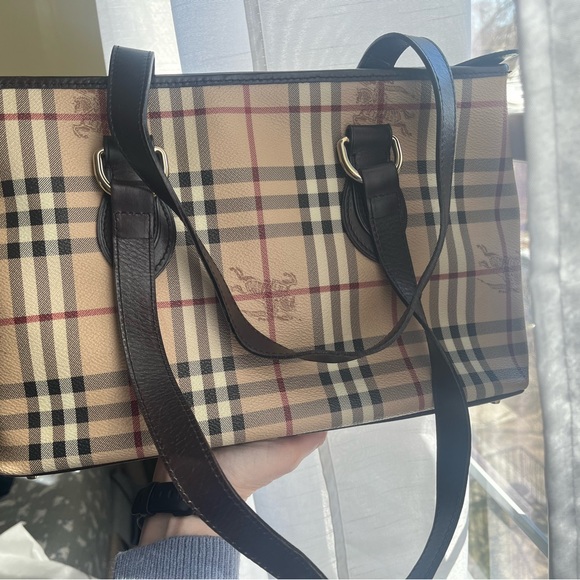 Burberry purse - Picture 2 of 7